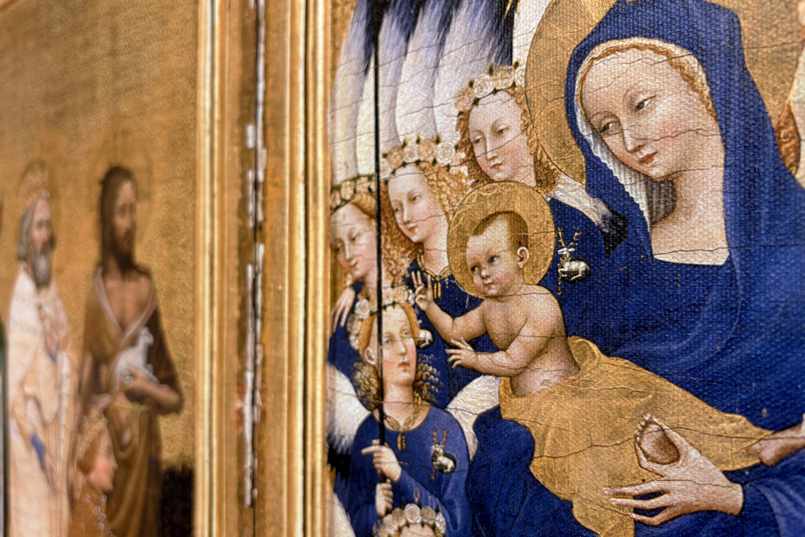 Richard II Esittivät Neitsyelle ja lapselle hänen suojeluspyhimys Johannes Kastaja ja pyhät Edward ja Edmund, n. 1395-1399 (munan tempera tammen päällä) - Master of the Wilton Diptych