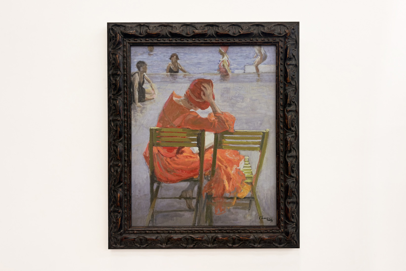 Tyttö punaisessa mekossa lukemassa uima-altaalla - John Lavery