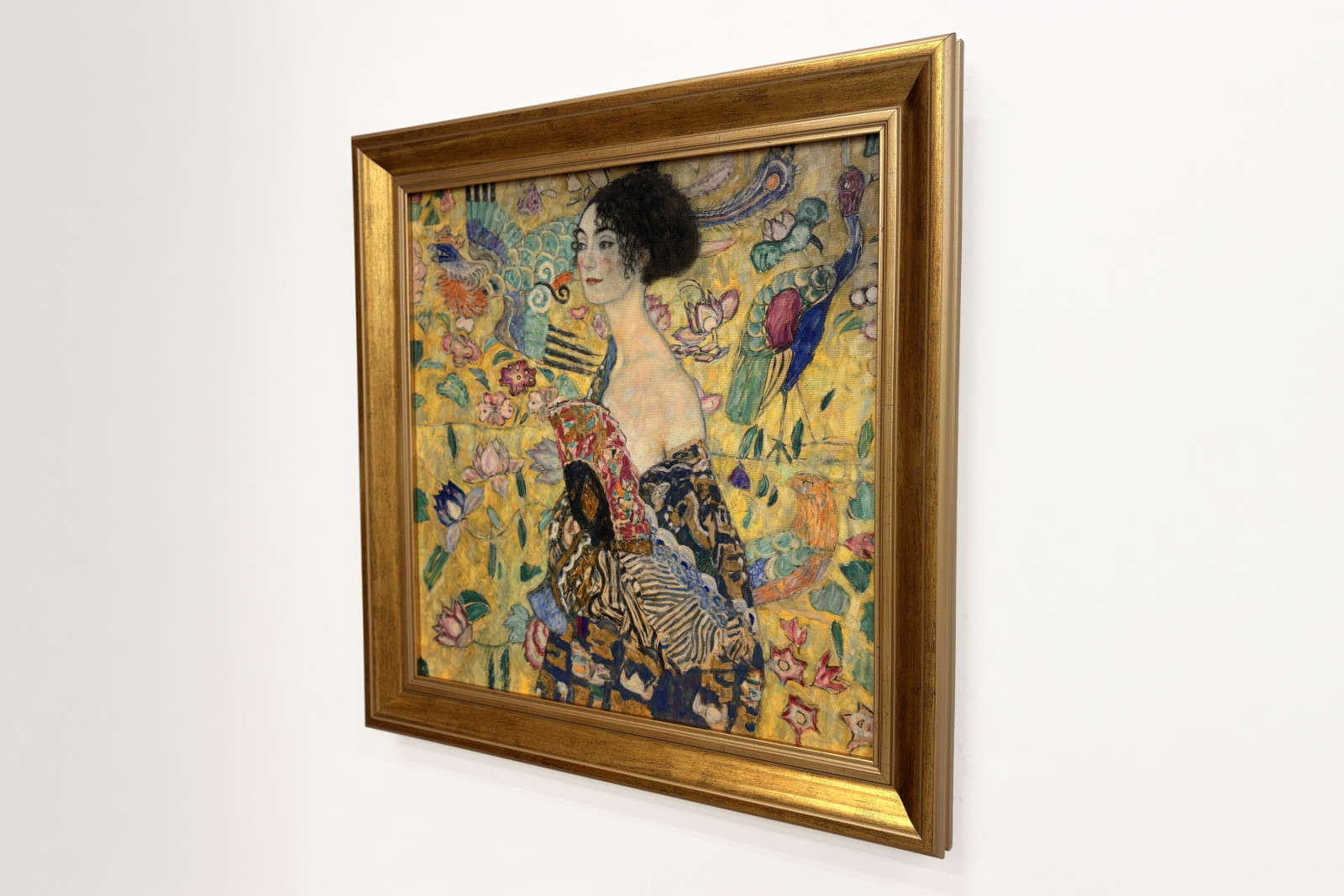 Nainen tuulettimen kanssa - Gustav Klimt
