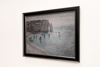 Etretat, Porte d’Aval: bateaux de pêche sortant du port