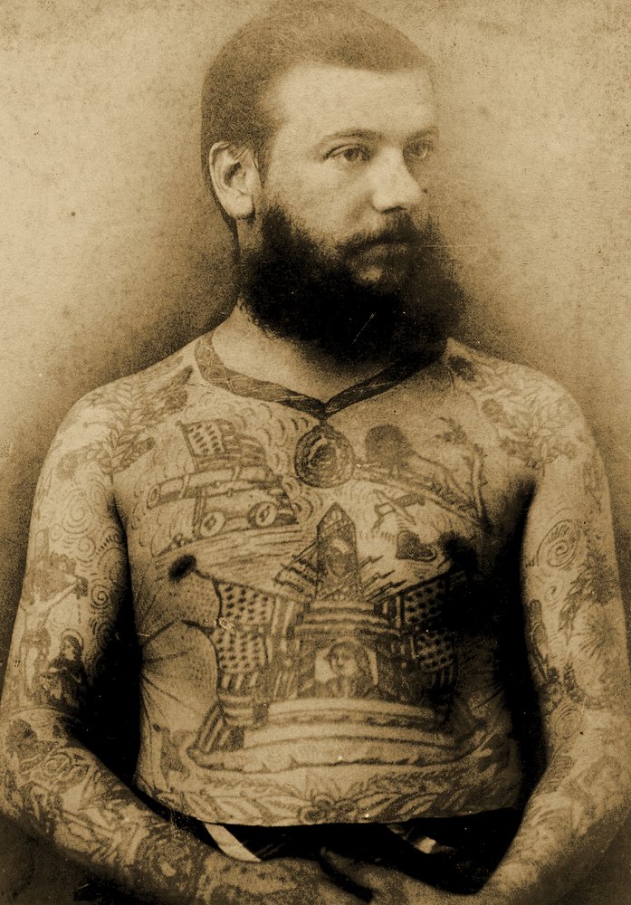 Tatuoidun miehen muotokuva, noin 1900 tekijältä Charles Eisenmann