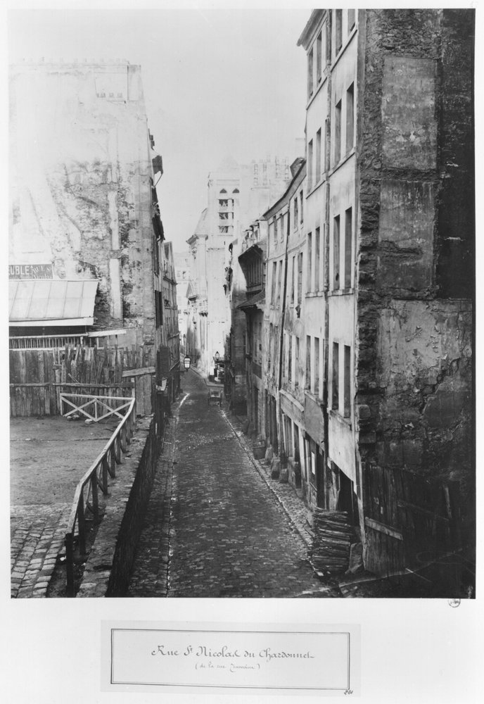 Rue Saint-Nicolas-du-Chardonnet, Traversine-kadulta, Pariisi, 1858-78 tekijältä Charles Marville