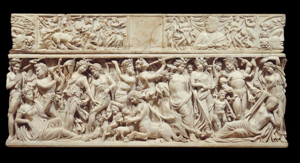 Kreikkalainen taide: sarkofagin marmoriin veistetty reliefi, jossa Dionysos (eli Bacchus) löytää nukkuvan Ariadnen. Jumaluutta seuraa satyyrien kulkue. 230 jKr. Saint-Médard-d