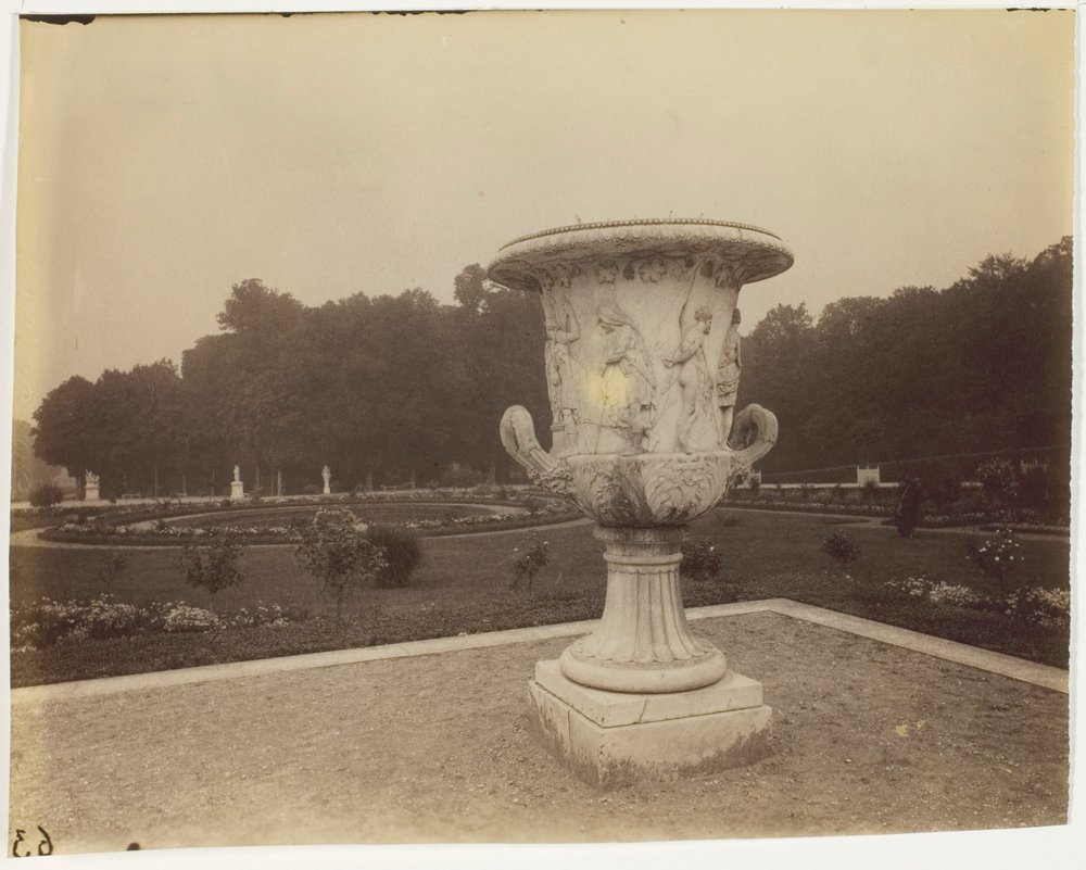 Versailles, Cornun maljakko tekijältä Jean Eugène Auguste Atget