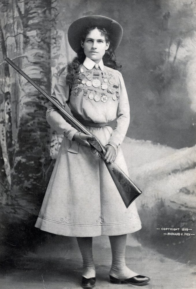 Annie Oakley, pubi. noin 1899 tekijältä Richard Kyle Fox