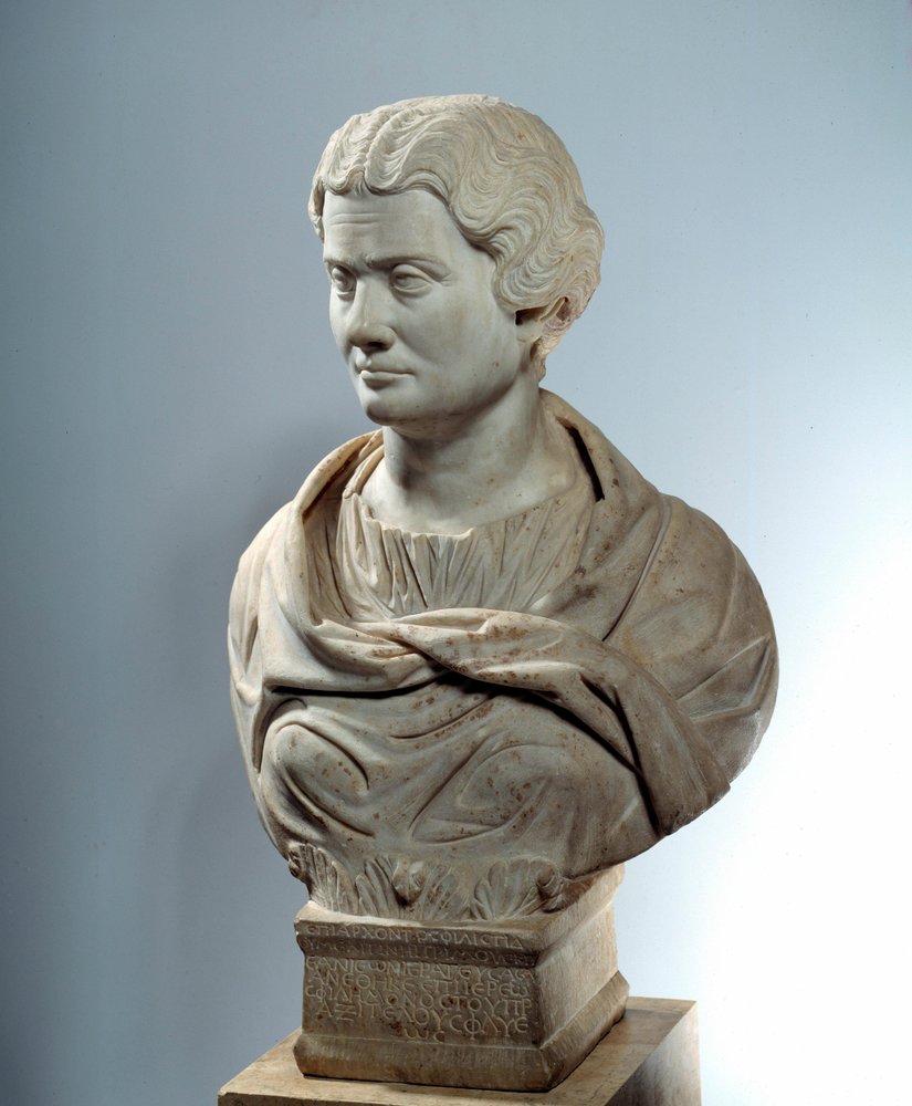 Muinaisen Rooman taide: Melitinen rintakuva, jumalien äidin pretress pireelle. Veistos noin 162. Pariisi, Musee Du Louvre tekijältä Roman