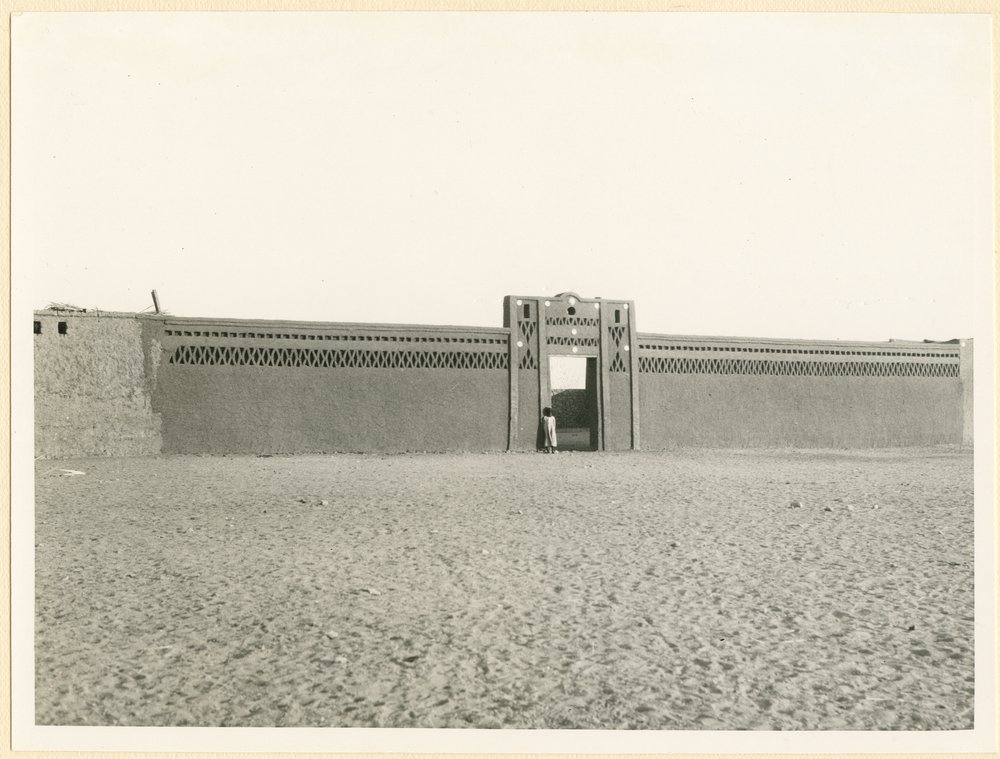 Tiiliseinä, Allaqi, Egypti, Ugo Monneret de Villardin valokuva, noin 1925. tekijältä Ugo Monneret de Villard
