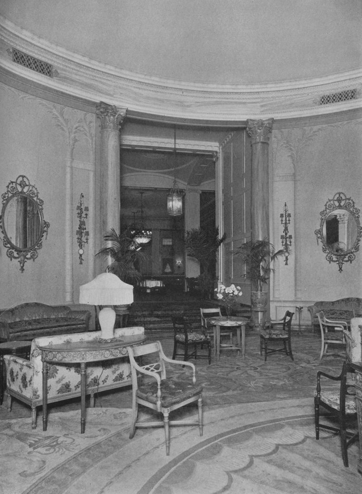 Katse soikeasta palmuhuoneesta pääruokasaliin, Roosevelt Hotel, New York City, 1924 tekijältä Unbekannt