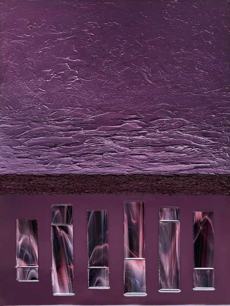 Teksturoidut violetit sylinterit tekijältä Alyson Storms