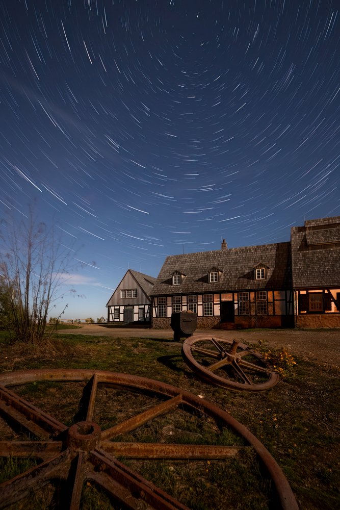 Star Trails -maalaistalo tekijältä Christoph Schaarschmidt