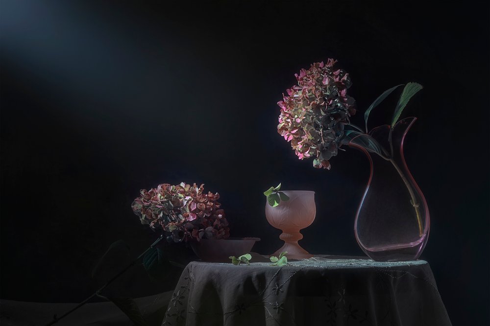 Tunnelmallinen hydrangea-asetelma tekijältä Lydia Jacobs