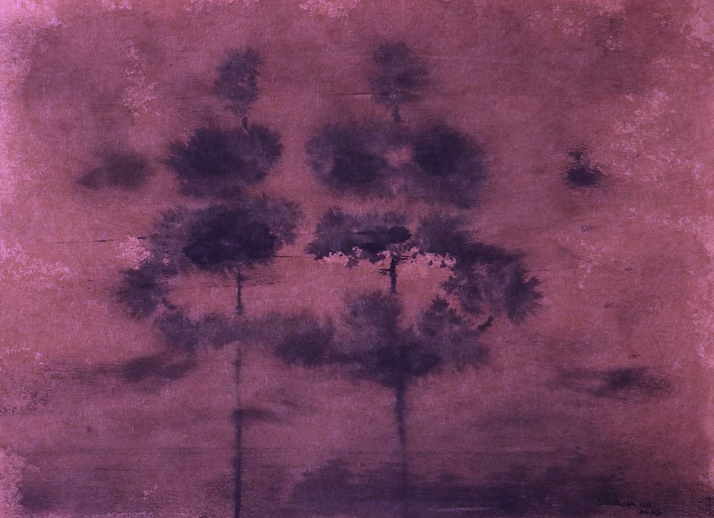 Sumuinen violetti metsä tekijältä Santhosh ch