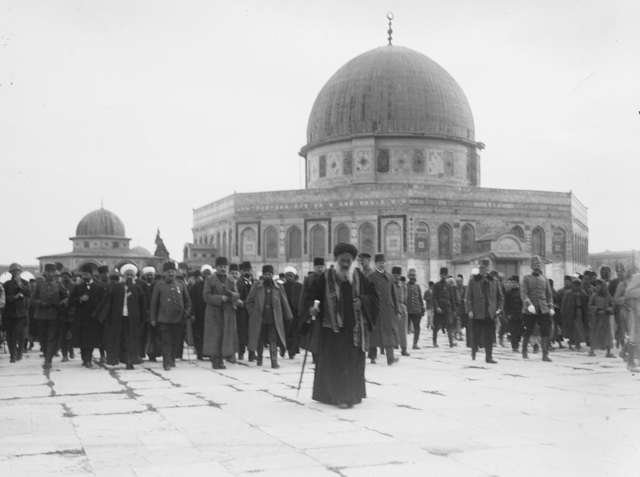 Enver Pasha ja Jamal (Cemal) Pasha vierailevat Kallion kupolissa, Jerusalem, 1916 (svetokuva). tekijältä Unbekannt Unbekannt