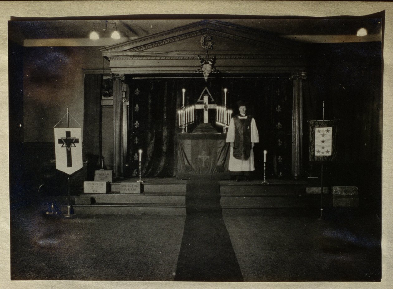 Societas Rosicrucianan New Yorkin temppelin sisustus Amerikassa, n. 1913 tekijältä American Photographer