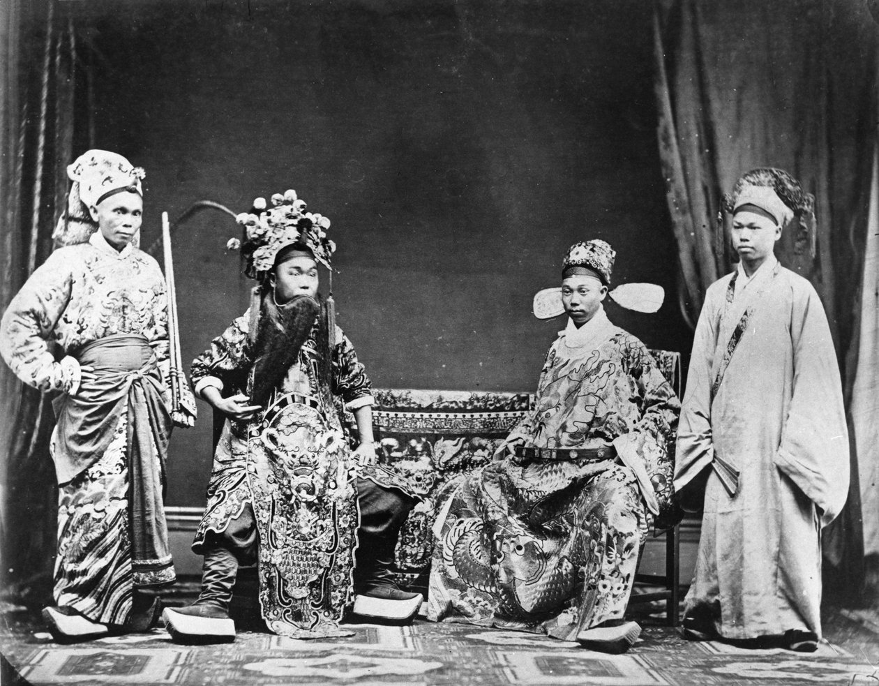 Kiinalaiset näyttelijät, 1878 tekijältä English Photographer
