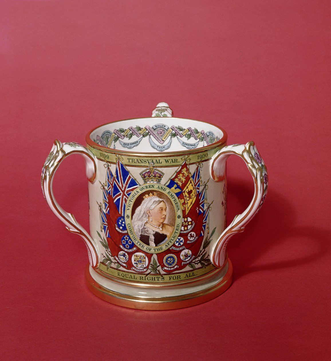 Spode kolmikahvainen kuppi Transvaalin sodan muistoksi 1899-1900 (keraaminen) tekijältä English School