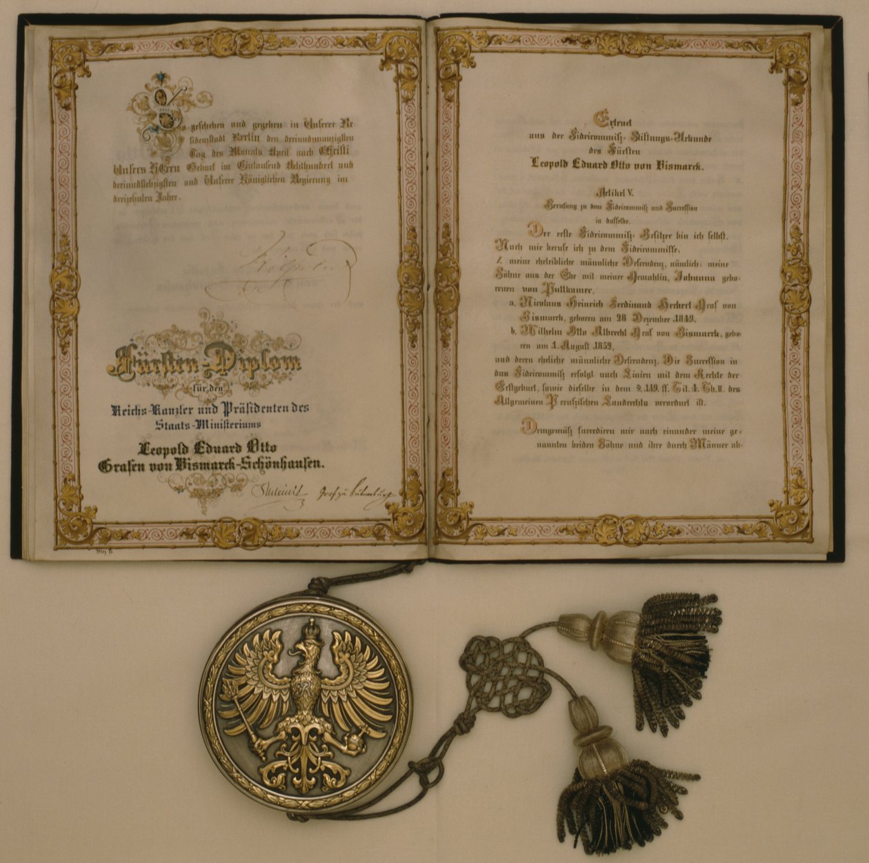 Prinssin diplomi Pohjois-Saksan liiton liittokanslerille ja Preussin ministeri-presidentille Leopold Eduard Ottolle kreivi von Bismarck-Schoenhausenille 23. huhtikuuta 1873 (sekoitettu media) tekijältä German School