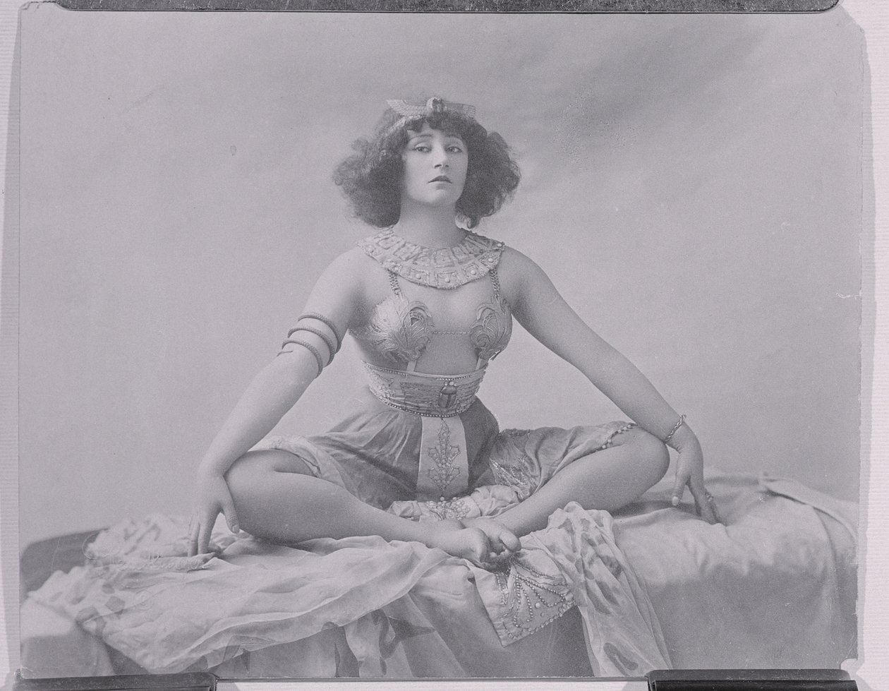 Colette (1873-1954) näytteli elokuvassa "Reve d
