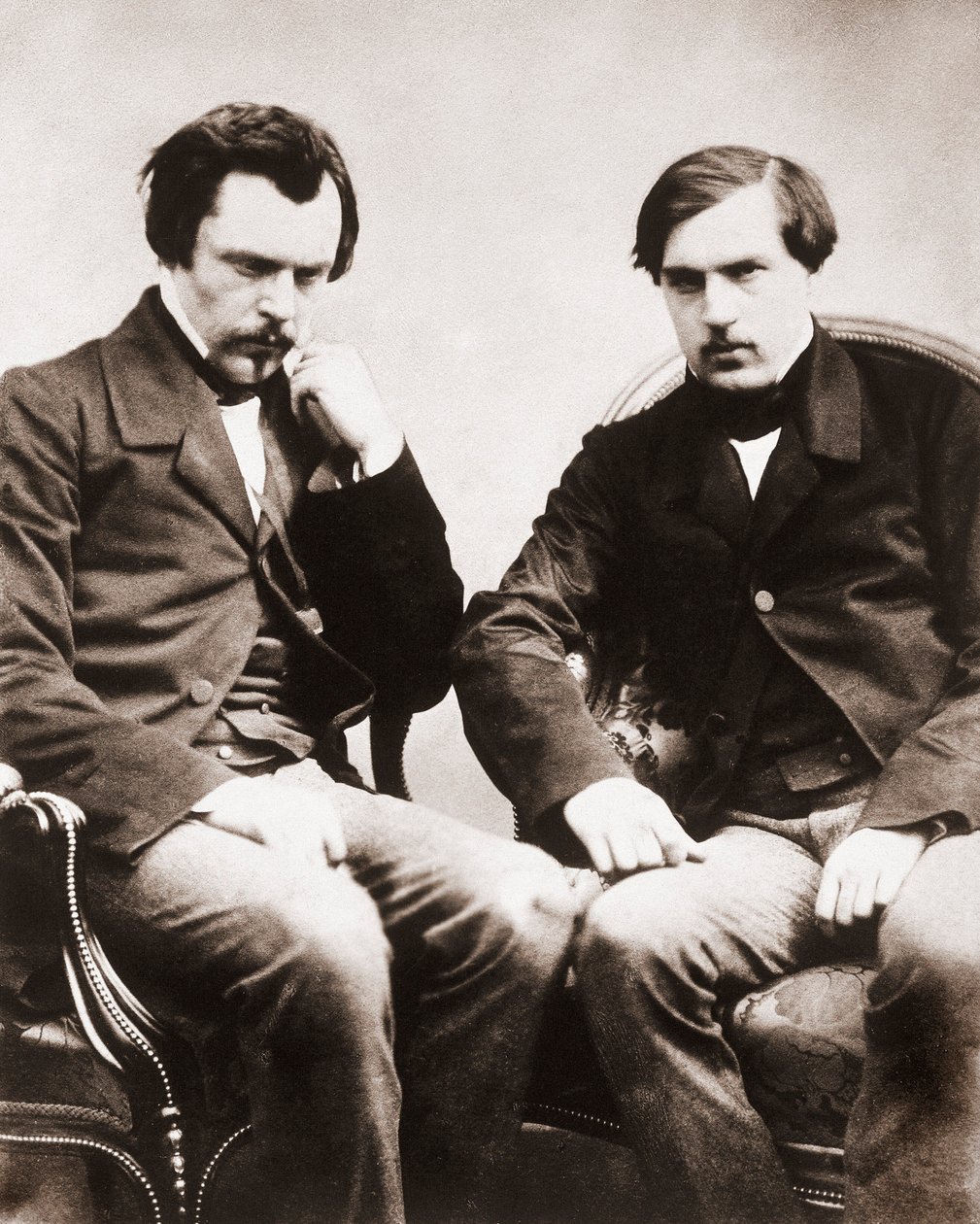 Veljekset Edmond de Goncourt (1822-1896) ja Jules de Goncourt (1830-1870) kirjallisuuskriitikot ja ranskalaiset kirjailijat, valokuva Gaspard Felix Tournachon dit Felix Nadar (1820-1910) noin 1855 tekijältä Nadar