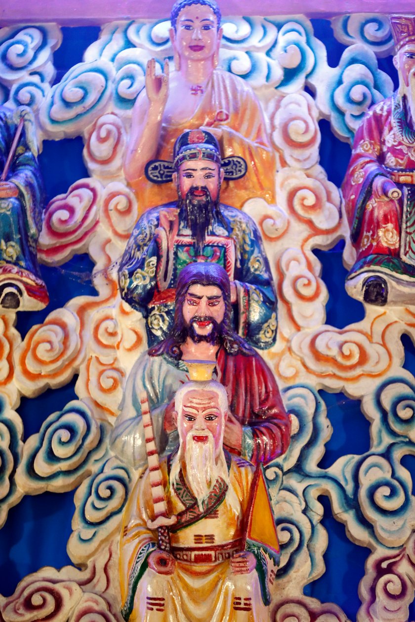 Cao Dai temppeli, Lao Tseu, Jeesus, Bouddha ja Kungfutse, Phu Quoc, Vietnam tekijältä Unknown
