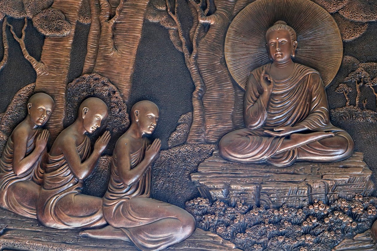 Linh Phong buddhalainen temppeli, Buddhan elämä Valaistumisensa jälkeen Buddha Shakyamuni piti ensimmäisen saarnansa, Dalat, Vietnam tekijältä Unknown