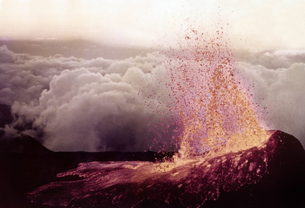 Tulivuorenpurkaus, Piton de la Fournaise tekijältä Unknown