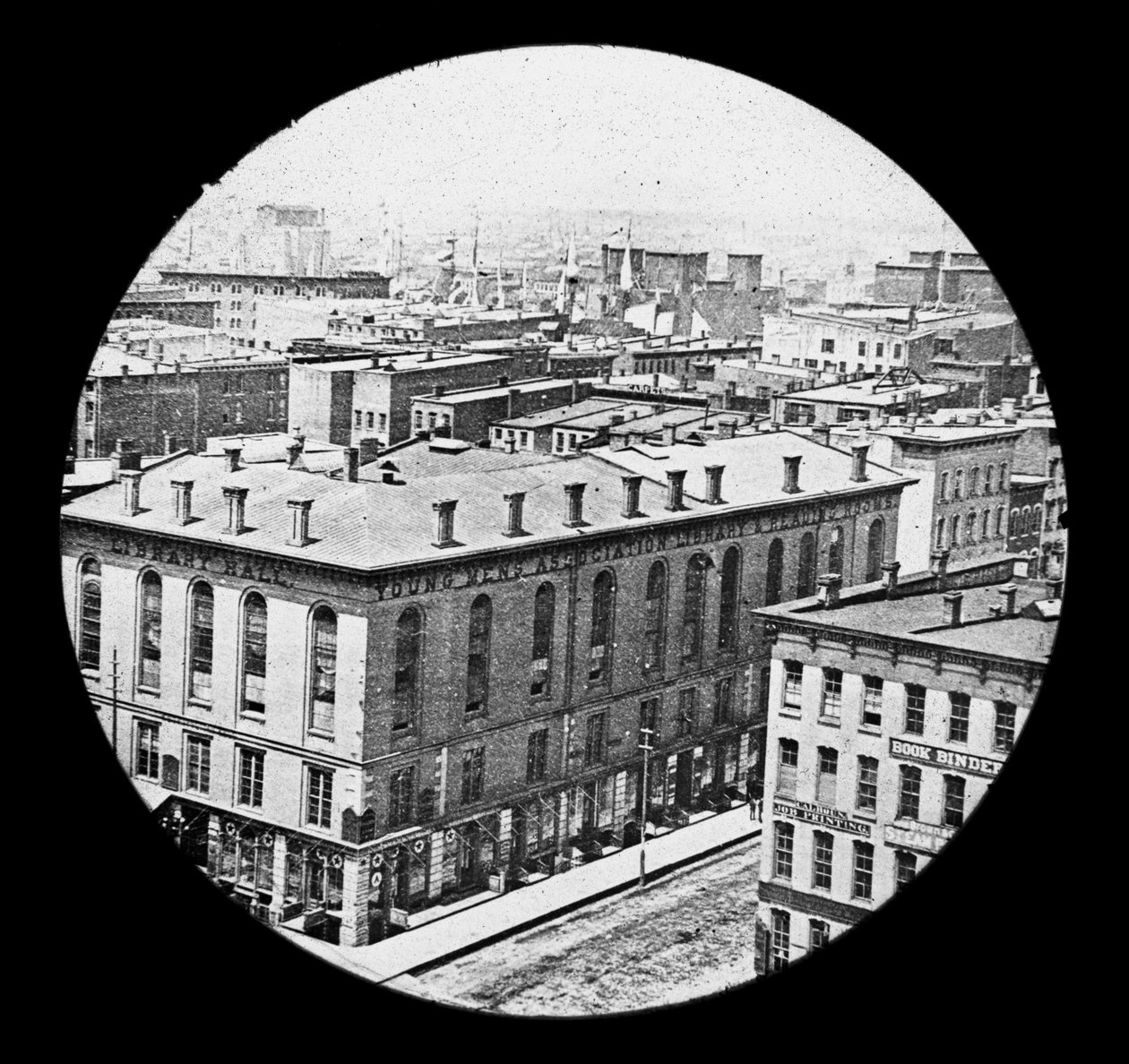 Näkymä luoteeseen oikeustalosta ennen Chicagon tulipaloa 1871 tekijältä American Photographer