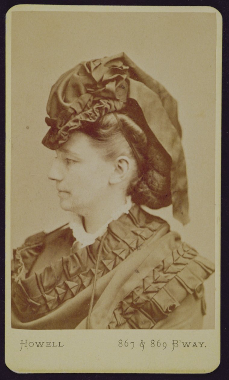 Muotokuva Victoria Woodhullista (1838-1927), n. 1875 tekijältä American Photographer