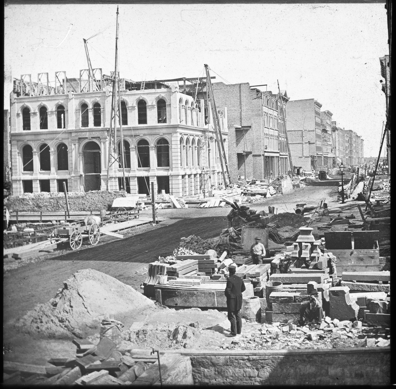 Marine Bank -rakennuksen jälleenrakennus Chicagon suuren tulipalon jälkeen, n. 1873 tekijältä American Photographer