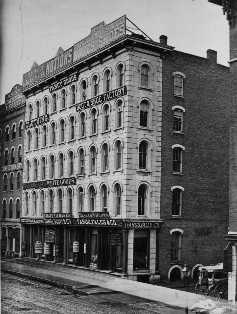 Julkisivut osoitteessa 40-46 Randolph Street, Chicago, n. 1869 tekijältä American Photographer