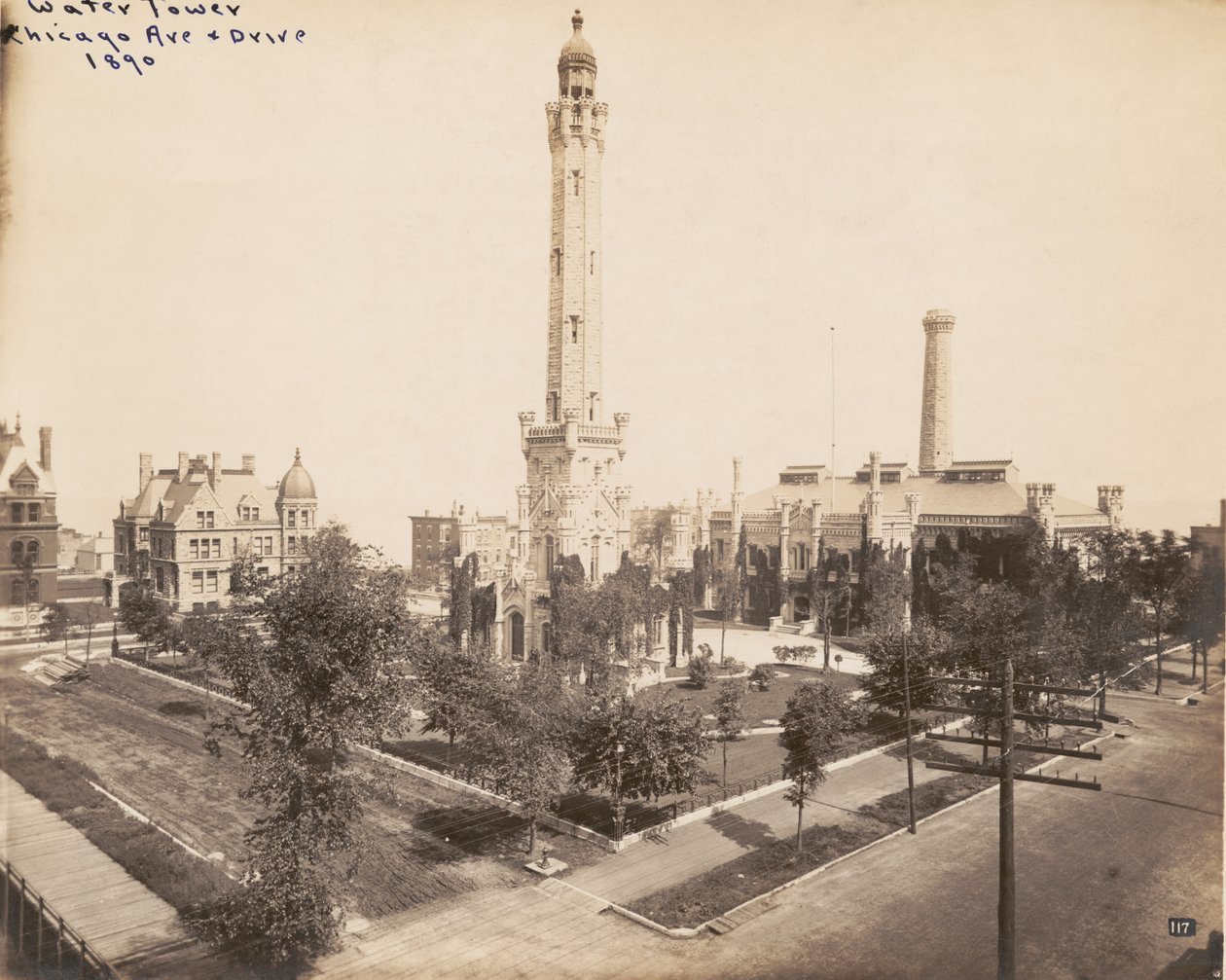 Näkymä Chicago Avenuen vesitornille ja pumppausasemalle, Chicago, 1890 tekijältä American Photographer