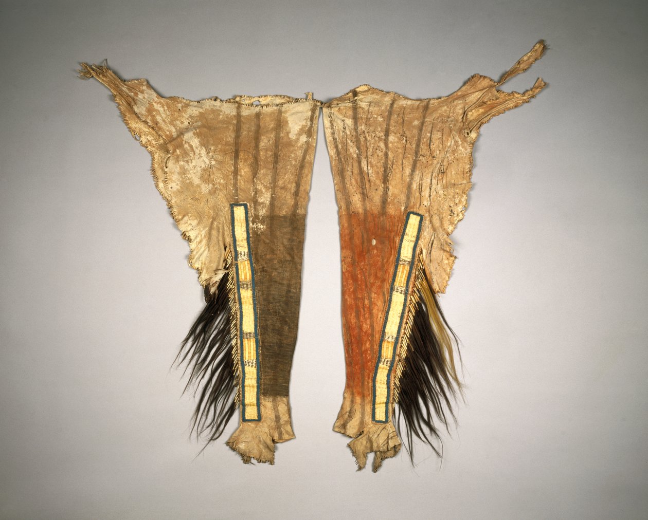 Leggingsit Chiefs War Dressille, Sioux, Yantonai, 1801-33 tekijältä American School