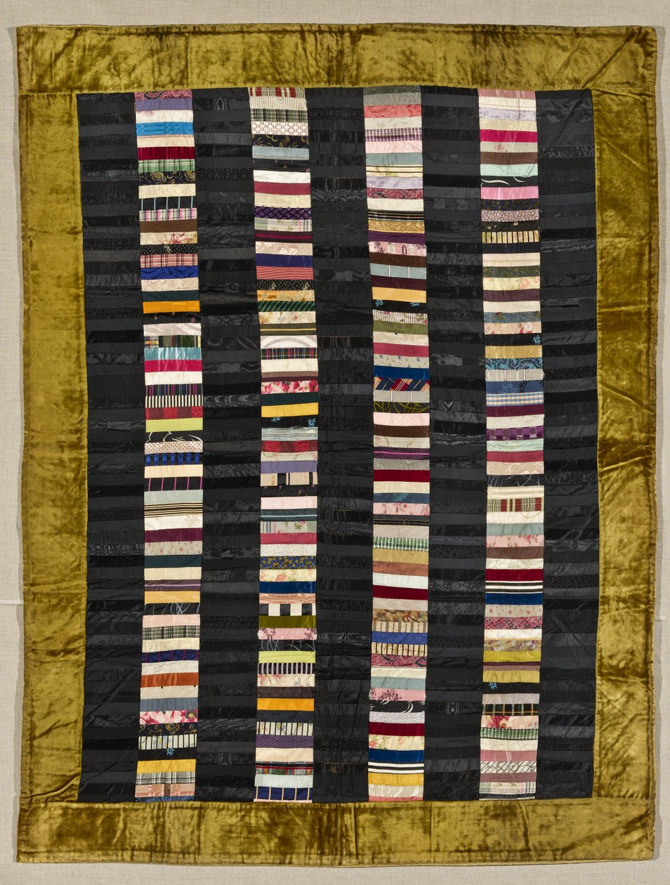 Strippie Quilt, n. 1880 (silkki & sametti) tekijältä American School