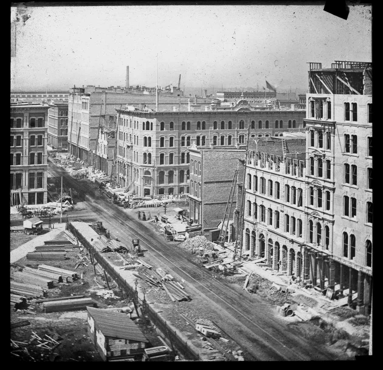 Näkymä Randolph Streetille, länteen oikeustalosta, Chicagon palon jälkeen 1871, 1871 tekijältä American School