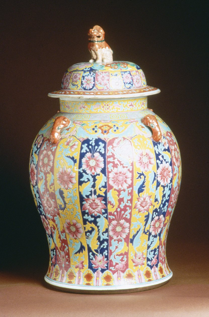 Kannen purkki, jossa famille ruusu emaloitu koriste, 1800-50 (posliini) tekijältä Chinese School
