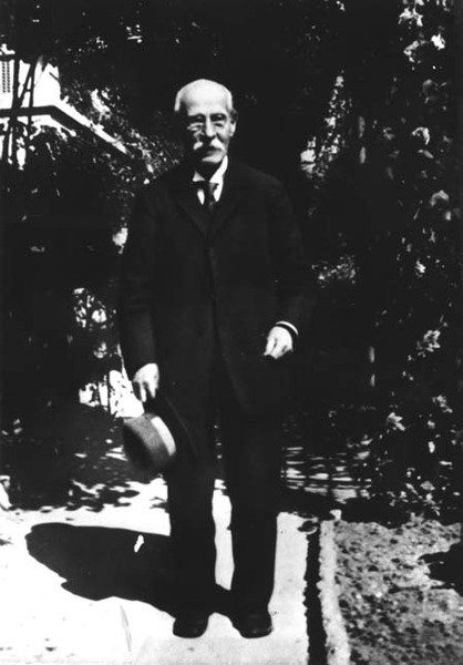 Frederick Walton (1834-1928) tekijältä English Photographer