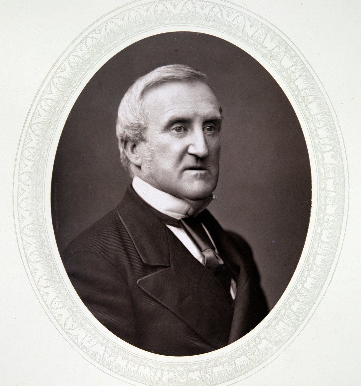 Sir Charles Hall tekijältä English Photographer
