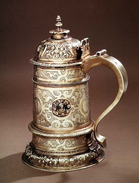 Tankard, I.R. nelikantainen kilven alla, 1602 (hopea) tekijältä English School