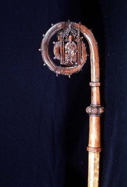 Serbroke Crozier, 1450 (puu) (ks. myös 44064) tekijältä English School