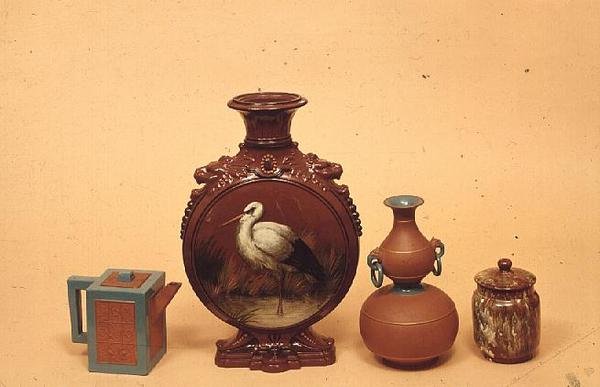 Watcombe pottery pilgrim pullo, purkki ja kansi, n.1875 (keramiikka) tekijältä English School