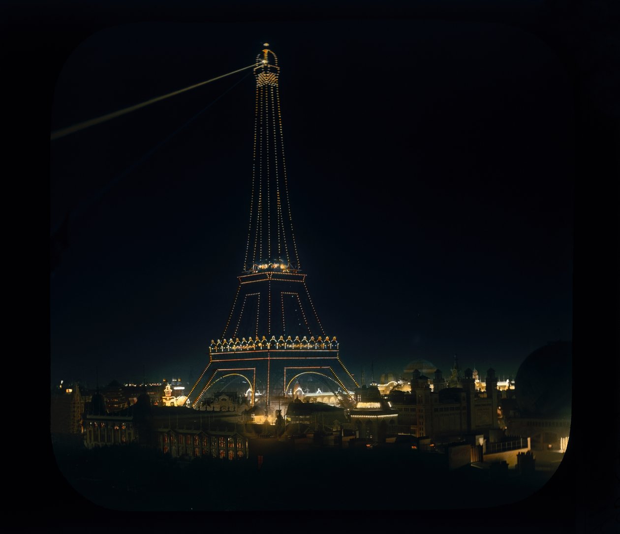 Pariisin näyttely: Eiffel-torni, 1900 (lyhtyliukumäki) tekijältä French Photographer