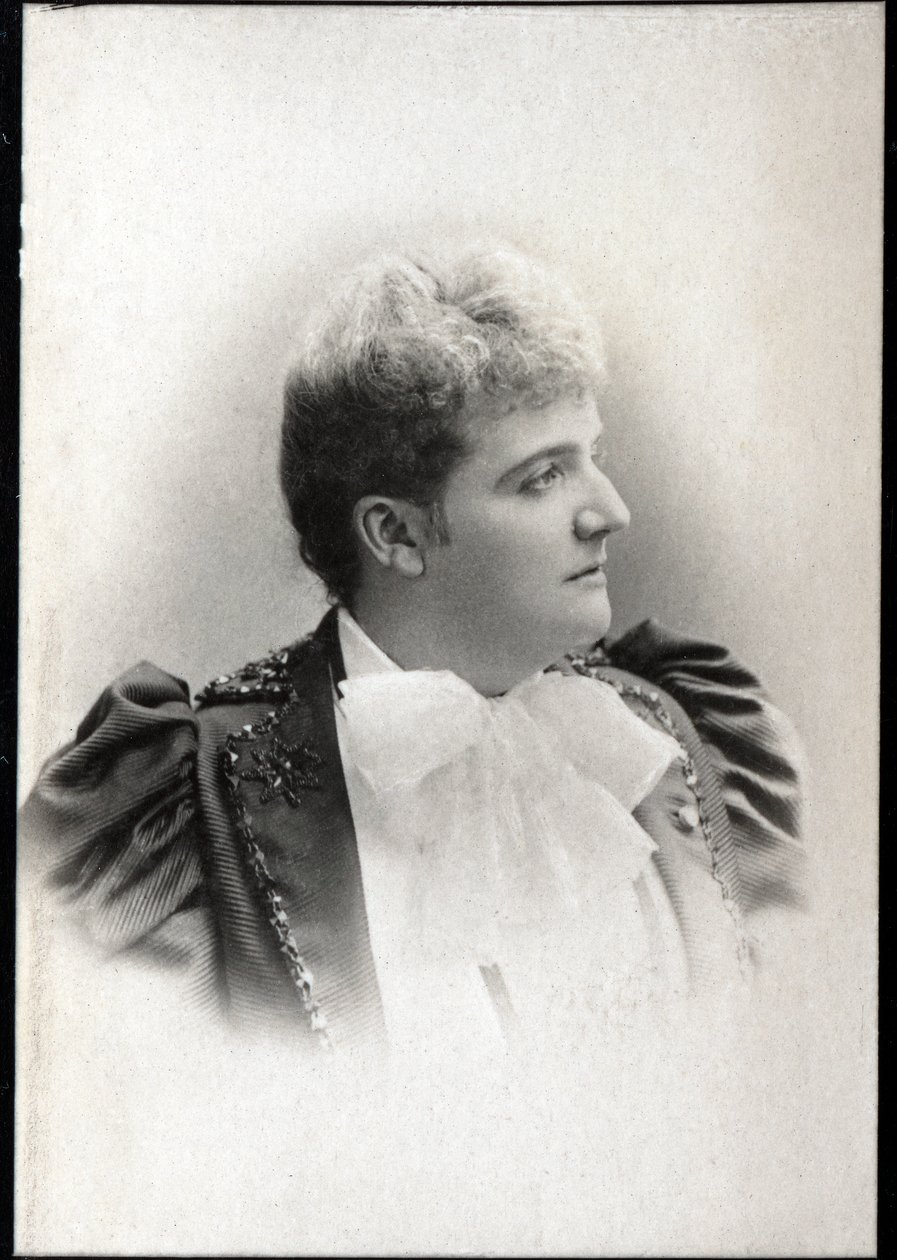 Augusta Mary Anne Holmesin (Hermann Zenta) (1847-1903), ranskalaisen säveltäjän muotokuva. tekijältä French Photographer