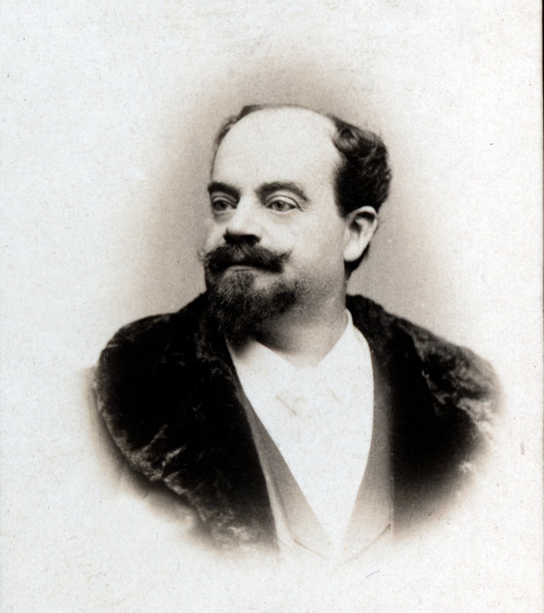 Muotokuva Gabriel Ferrieristä (1847-1914), ranskalainen taidemaalari. tekijältä French Photographer