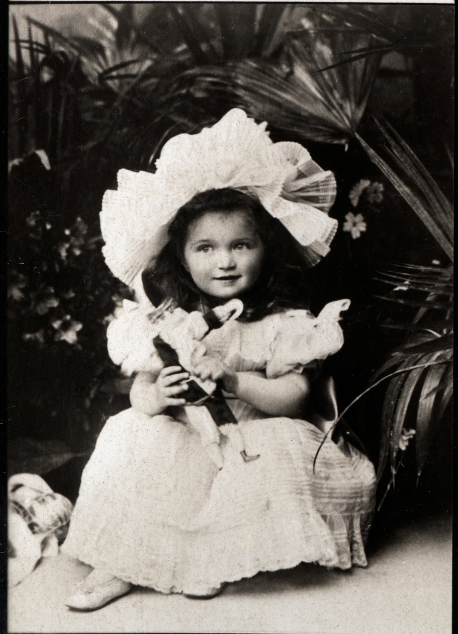 Venäjän suurherttuatar Olga Nikolaevna Romanovan (1897-1918) muotokuva. tekijältä French Photographer
