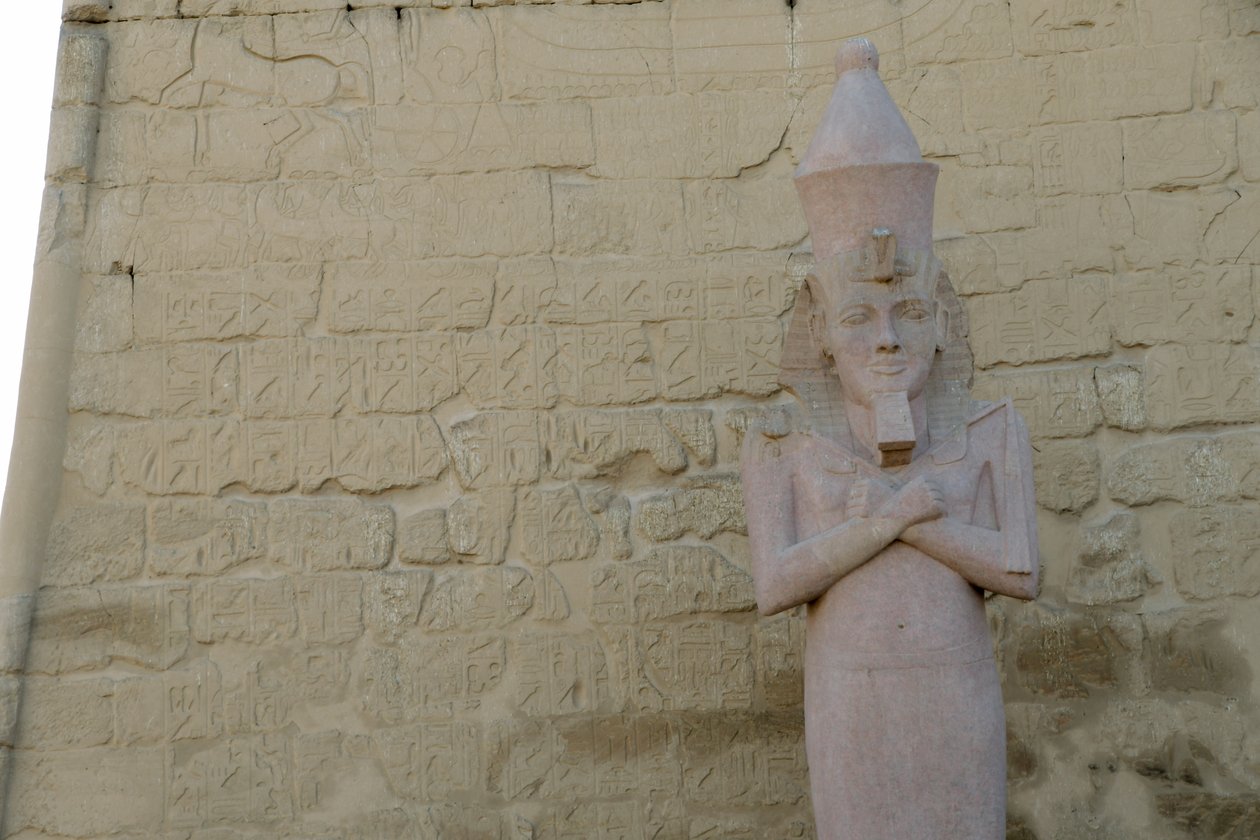 Luxorin temppeli, muinaisen Egyptin arkkitehtuuri Luxorissa tekijältä Albert Mansour