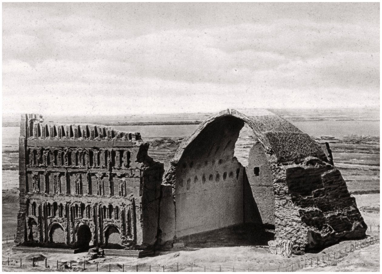 Taq-i Kisra ilmasta, Ctesiphon, Irak, 1925 tekijältä A. Kerim