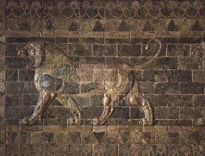 Leijona Artaxerxes II:n palatsista (n. 404-358 eKr.) Susa (emalitiilet) tekijältä Achaemenid