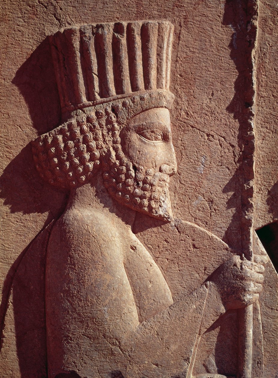 Yksityiskohta persialaisesta sotilasta, itäportaiden kohokuviofriisistä Apadanan (Audience Hall) Achaemenian aikakauteen, noin 515 eKr. (kalkkikivi) tekijältä Achaemenid