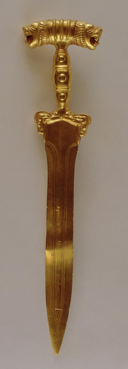 Miekka kaksinkertaisella leijonanpään kahvakoristeella, Hamadan, Iran (kulta) tekijältä Achaemenid