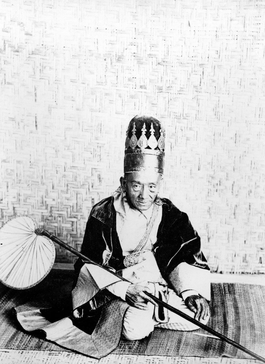 Burman kuninkaan Thibawin valtioministeri, n. 1885 (bw valokuva) tekijältä Adam R. Whyte